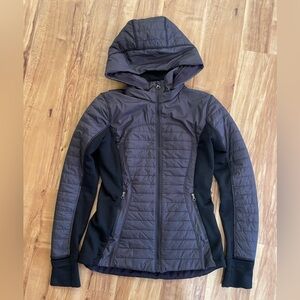 Lululemon Fitting Running Jacket with hood - size 6